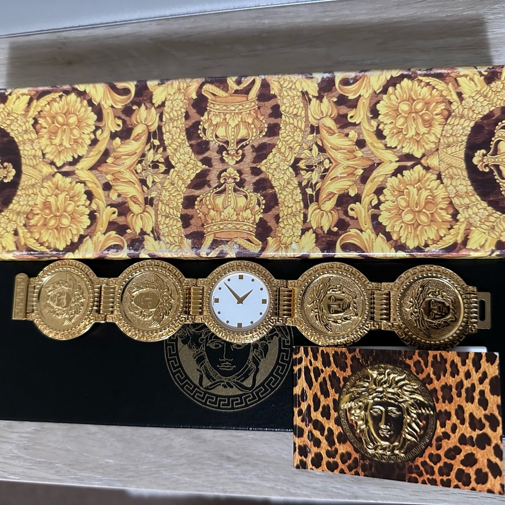 GIANNI VERSACE Signature  10G Gold-Plated Coin Watch, Medusa Head, Vintage Swiss